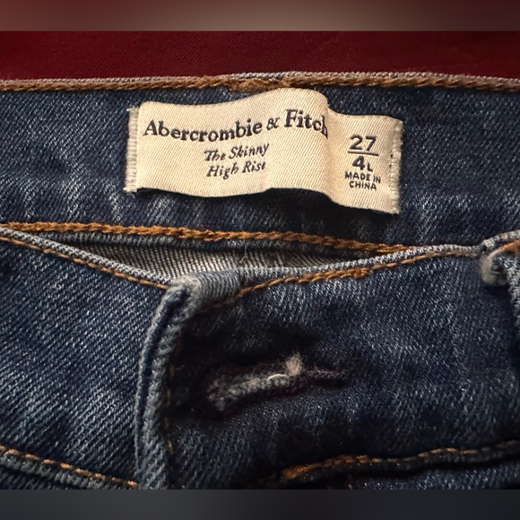Abercrombie Women’s High Rise Skinny Jean - Picture 3 of 4